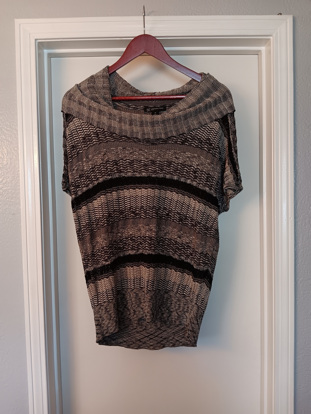 INC International Concepts Black & Gray Off-the-Shoulder Short Sleeve Sweater